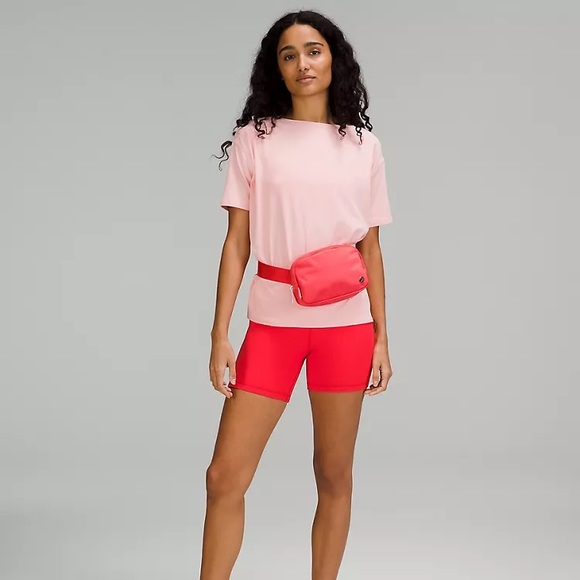 Lululemon Everywhere Belt Bag - Pale Raspberry - Picture 2 of 8